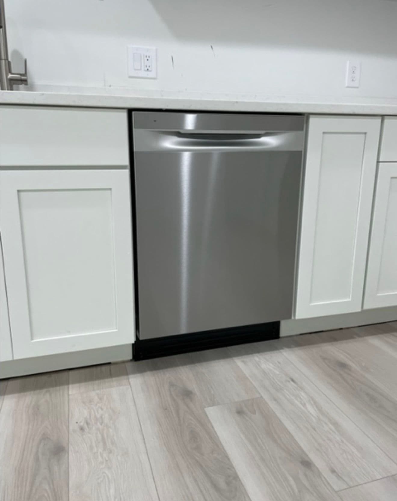 Gallery photos for Custom Multi-Appliance Kitchen Install in West Des Moines: Image #4