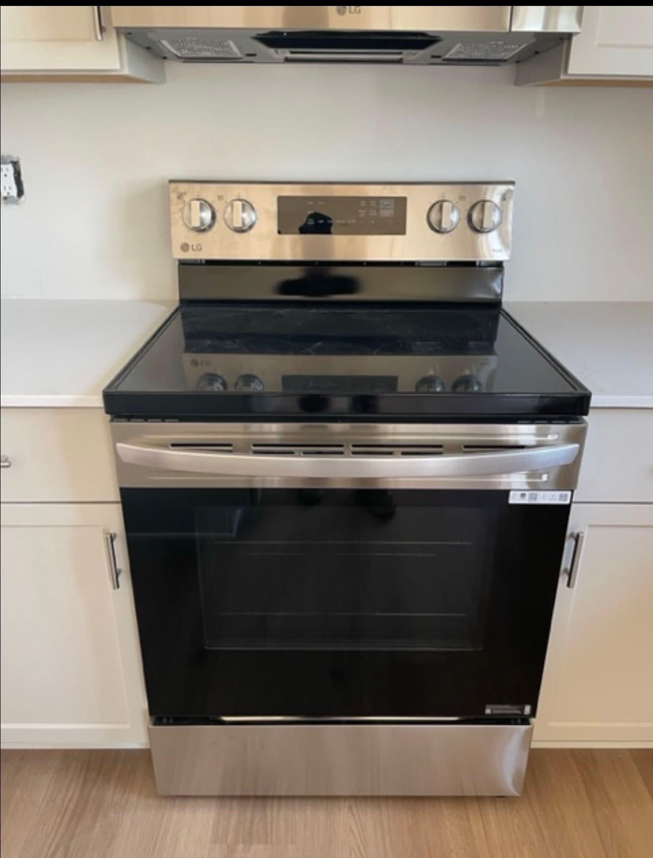 Gallery photos for Full LG Appliance Suite Install in a Norwalk Spec Townhouse: Image #2