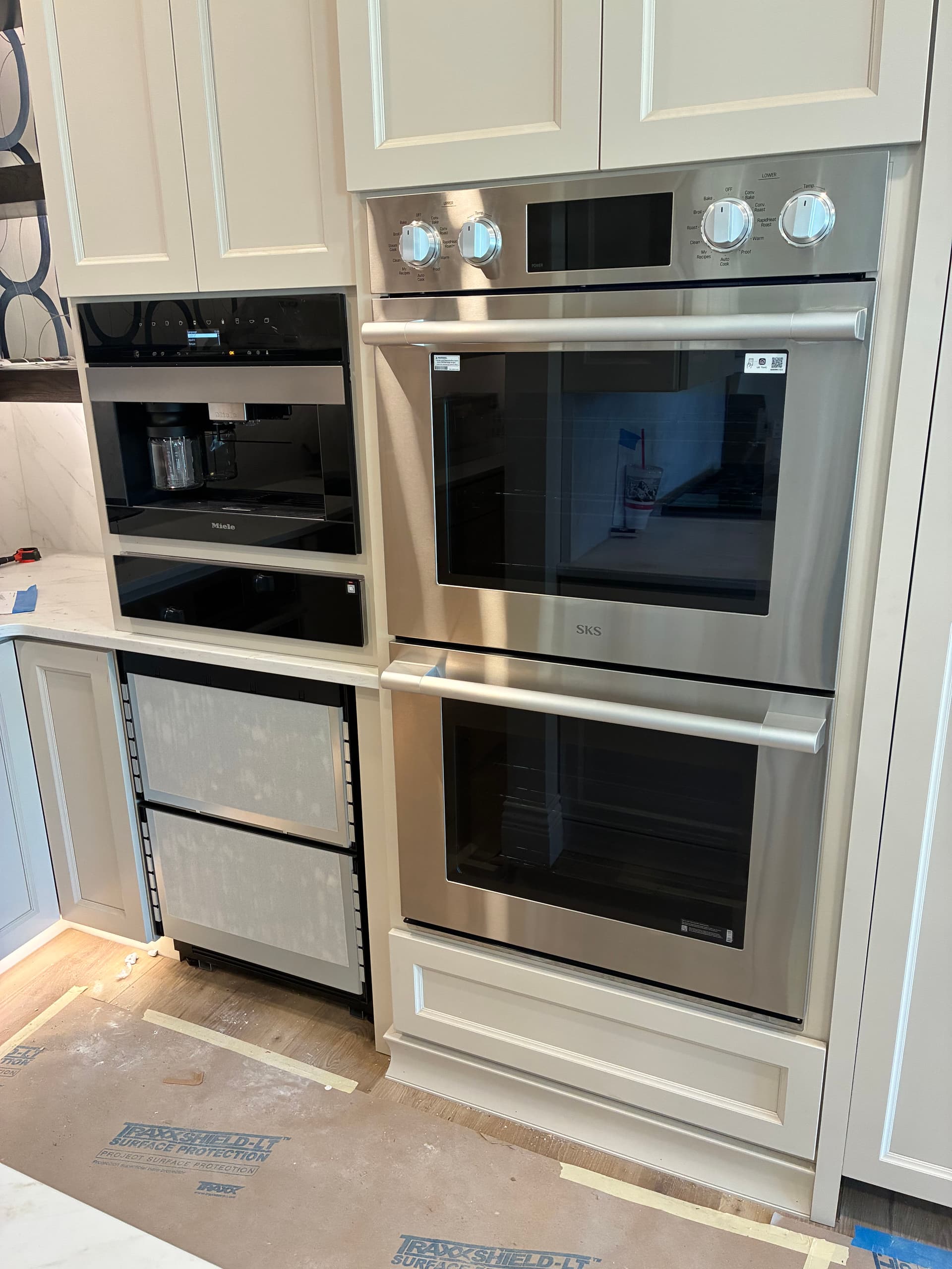 Gallery photos for Home Show Kitchen Full Built-In Appliance Suite Nearly Complete: Image #7