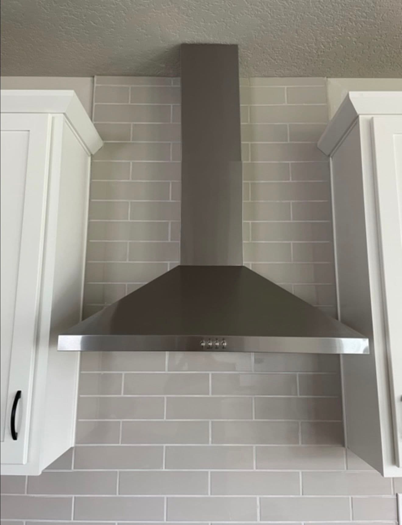 Gallery photos for Gas Cooktop and Stainless Hood Installation Done Right: Image #2
