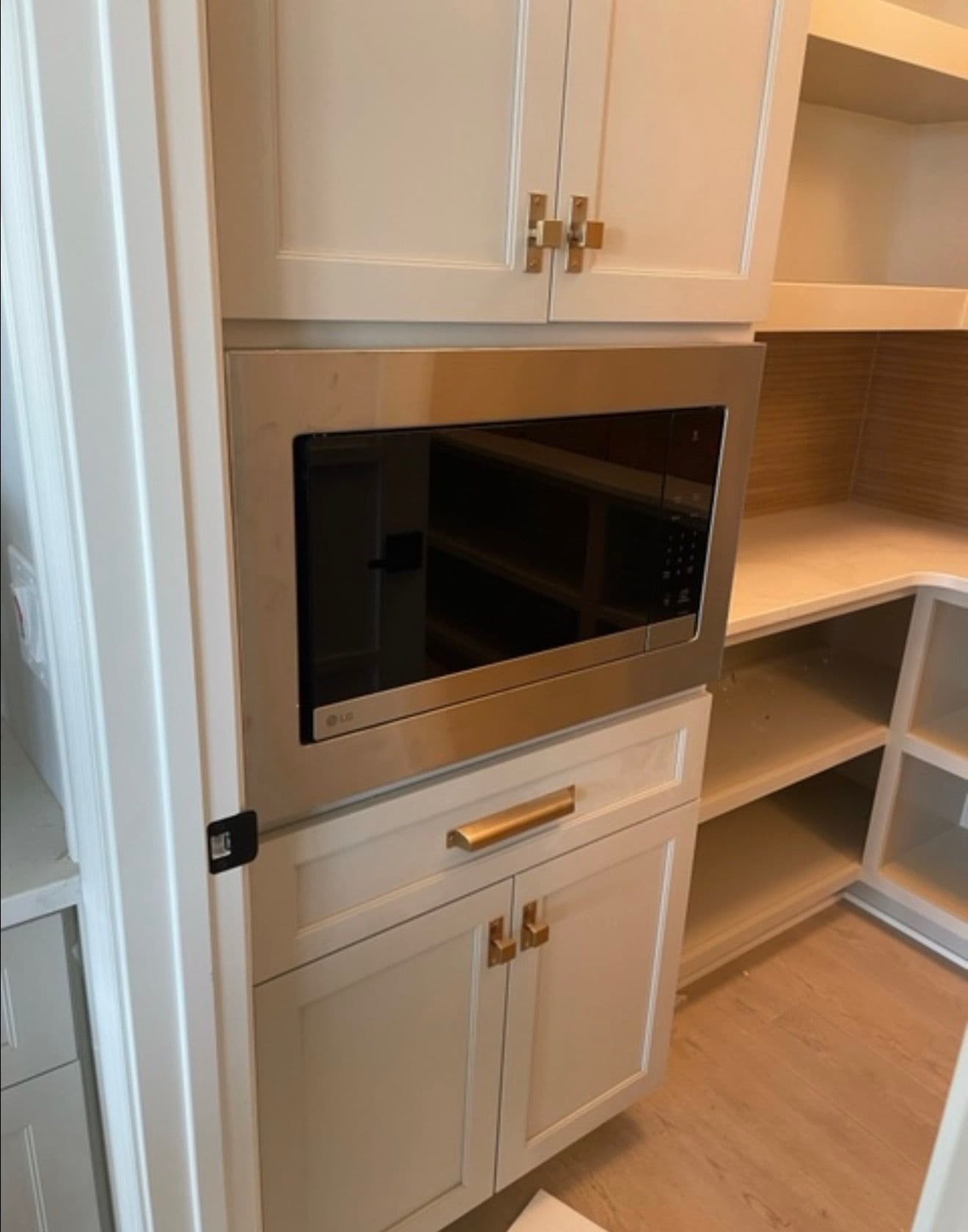 Gallery photos for New Construction Kitchen Appliance Installation in Urbandale: Image #3