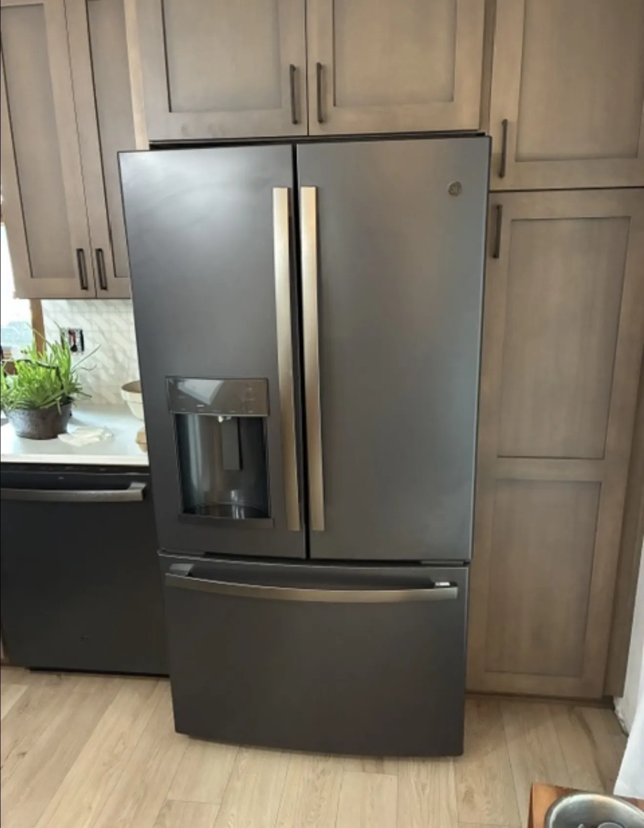 Gallery photos for Kitchen Appliance Install After Water Damage Brings a Home Back to Life: Image #1